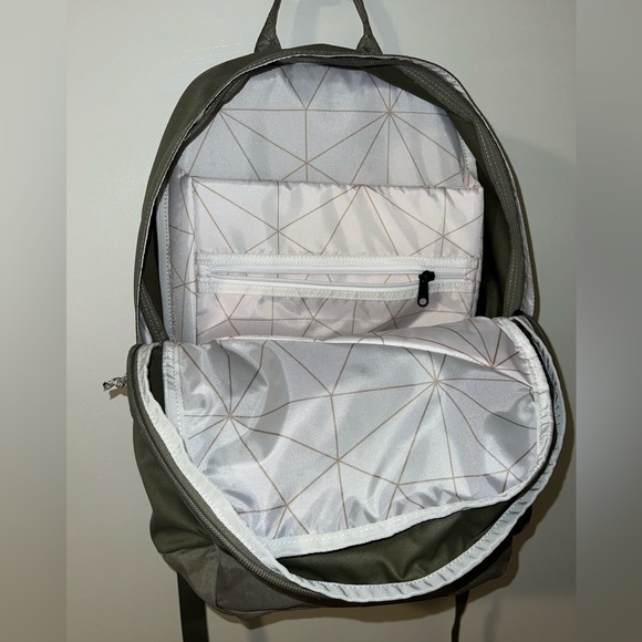 Thule Notus Backpack 20L - Picture 7 of 8